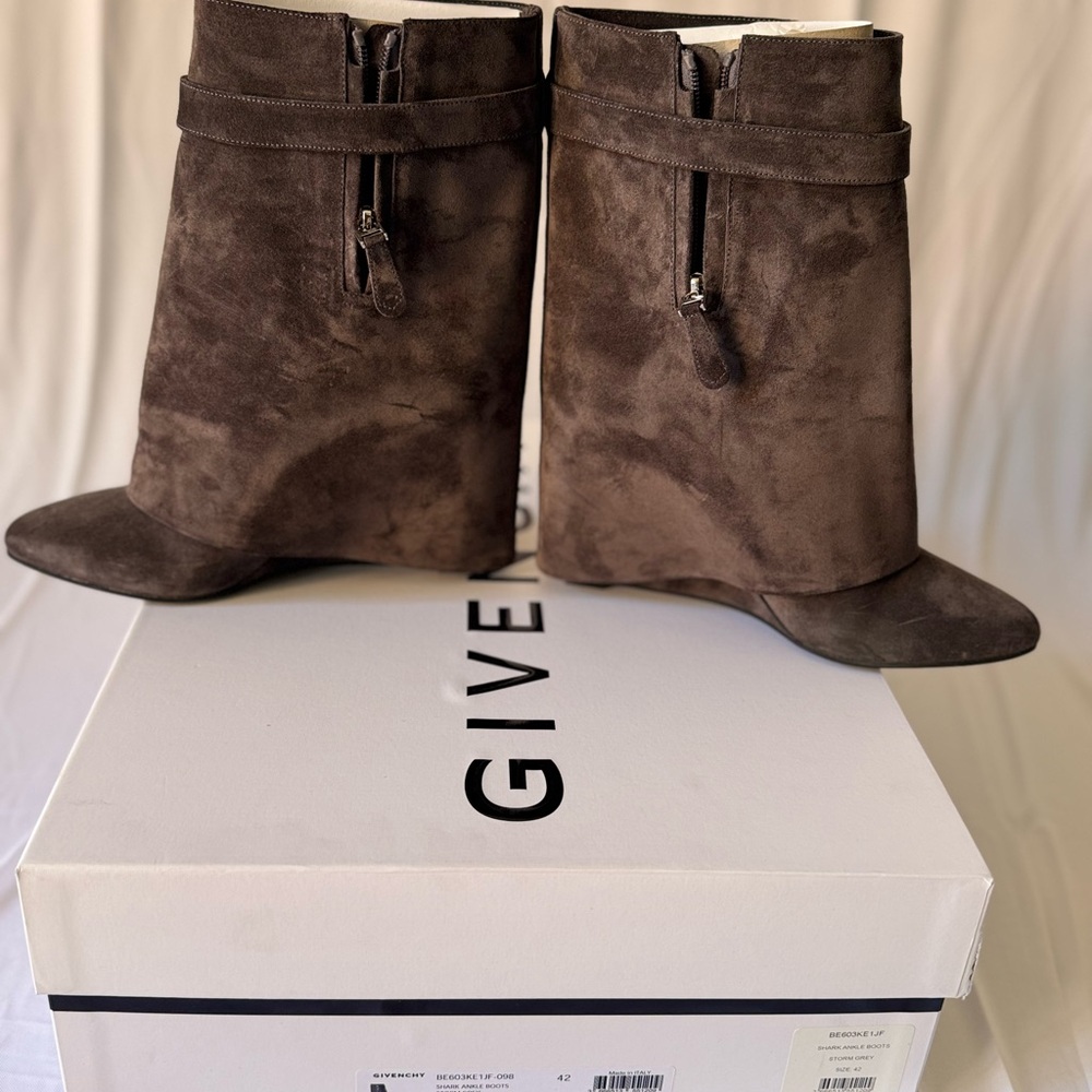 Givenchy shark ankle Grey Suede Boots